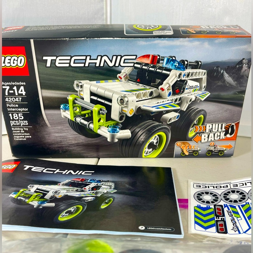 LEGO TECHNIC 🚔 Police Interceptor 42047 Building Kit 2016 with Pull Back Action